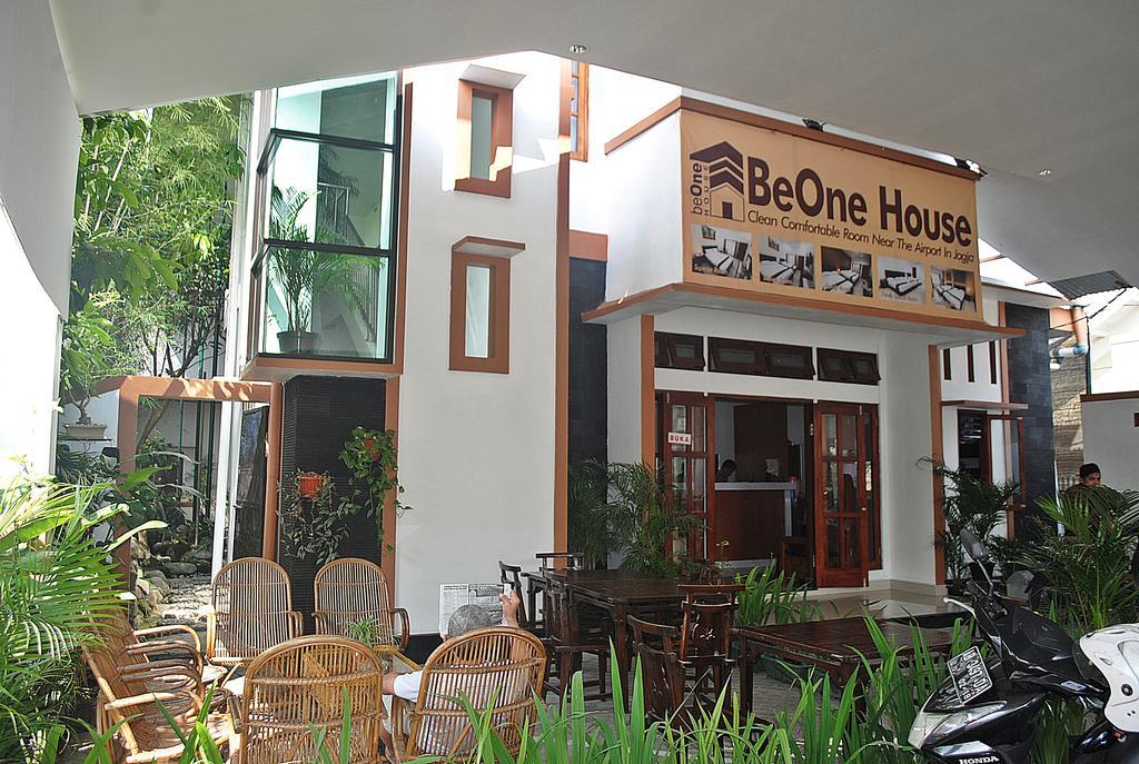 Отель Beone House Jogja Kalasan Экстерьер фото
