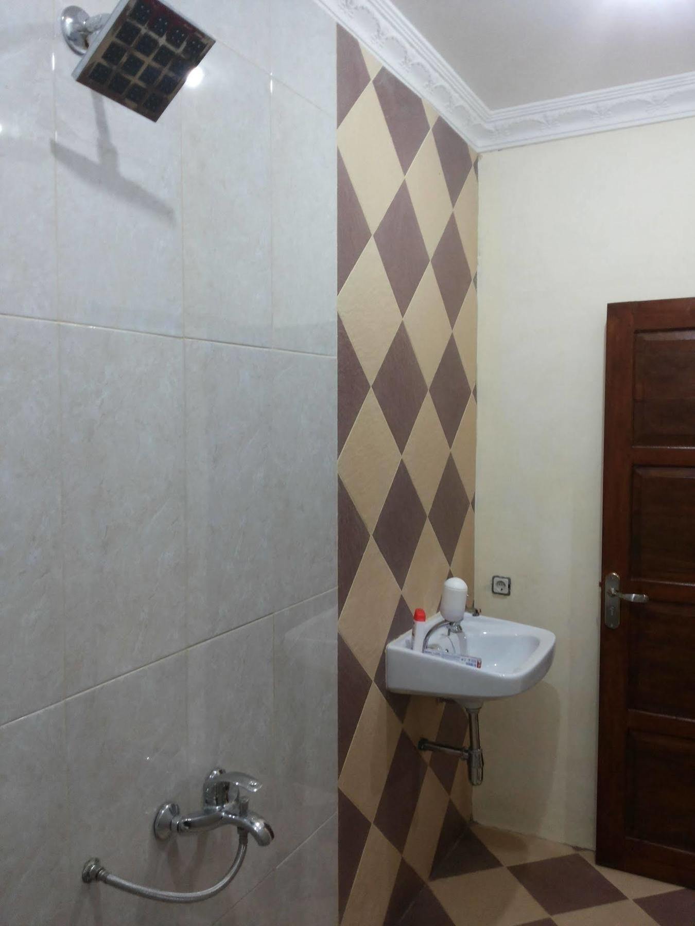 Отель Beone House Jogja Kalasan Экстерьер фото